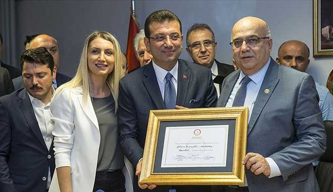 Ekrem İmamoğlu ikinci defa mazbata aldı